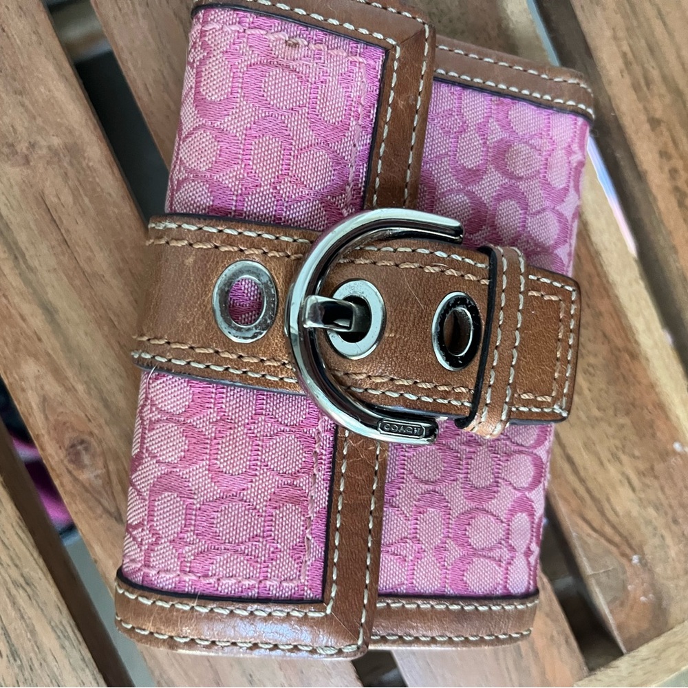 Adorable Coach wallet